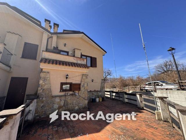 Appartamento in vendita a Lucoli, Abruzzo