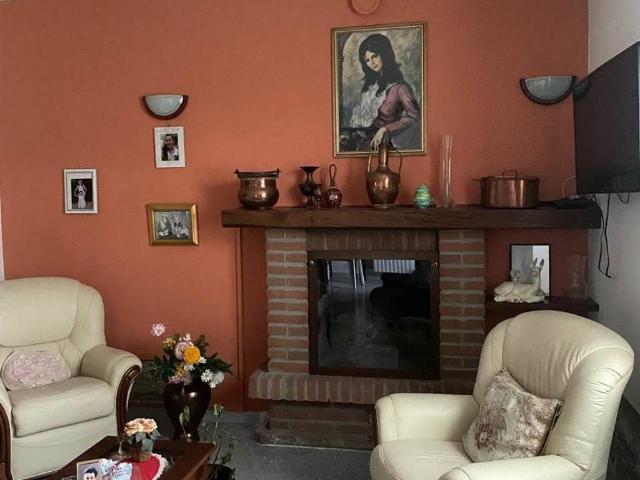 Appartamento in vendita a Vernasca, Reggio Emilia