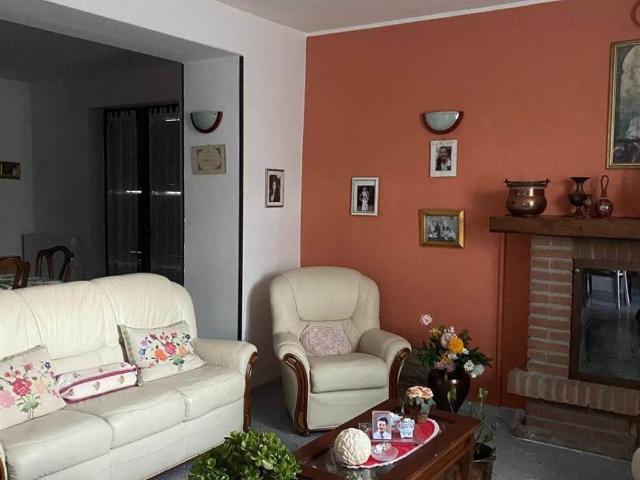 Appartamento in vendita a Vernasca, Reggio Emilia