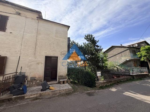 Appartamento in vendita a Collesecco, Lugnano In Teverina