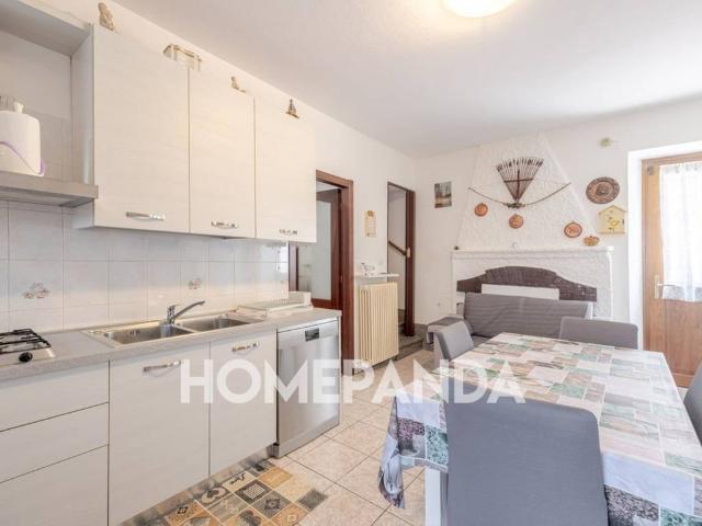 Villa Indipendente in vendita a Parco Luogo Ameno, Luino