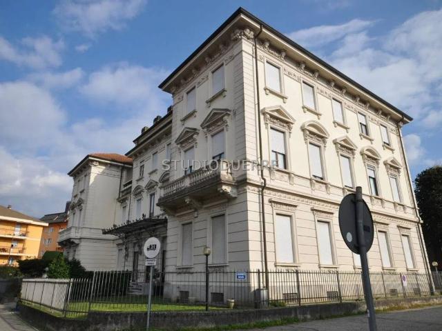 Appartamento in vendita a Comunità Montana Valli del Verbano, Luino