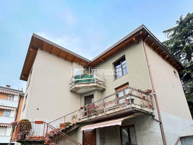 Appartamento in vendita a Luisago, Lombardia