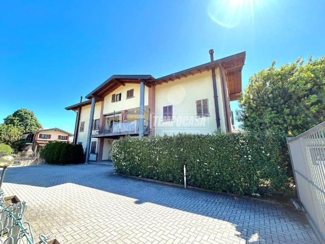 Appartamento in vendita a Luisago, Lombardia