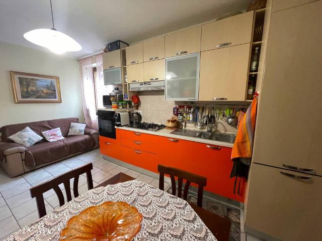 Appartamento in vendita a Luisago, Lombardia