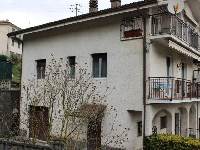 Appartamento in vendita a Lumarzo, Liguria