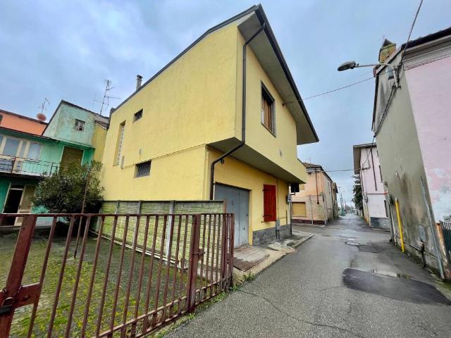 Appartamento in vendita a Lungavilla, Lombardia