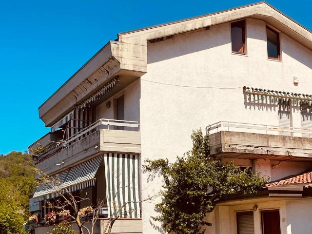 Appartamento in vendita a Luni, Liguria