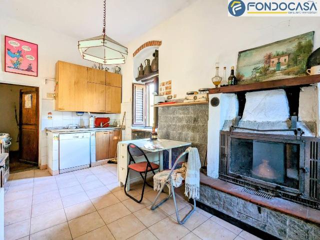 Appartamento in vendita a Luni, Liguria