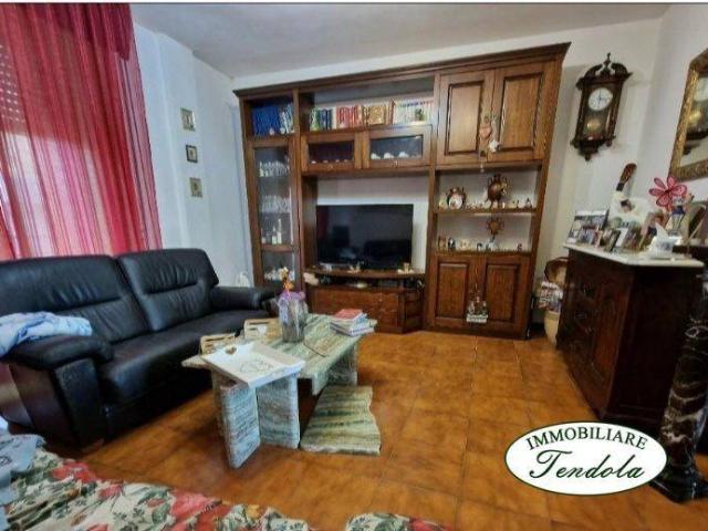 Appartamento in vendita a Dogana, Luni