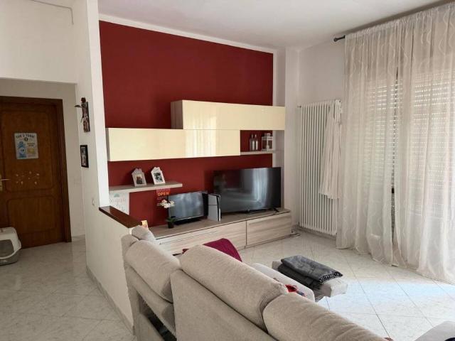 Appartamento in vendita a Dogana, Luni