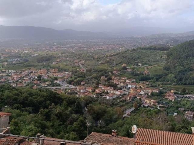 Appartamento in vendita a Isola, Luni