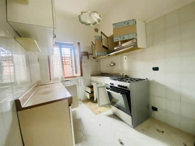 Appartamento in vendita a Dogana, Luni