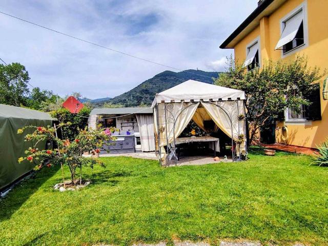 Appartamento in vendita a Isola, Luni