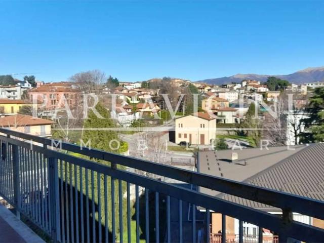 Appartamento in vendita a Inverigo, Lombardia