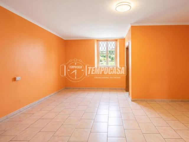 Appartamento in vendita a Lurano, Lombardia