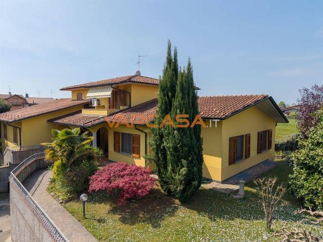 Appartamento in vendita a Lurano, Lombardia