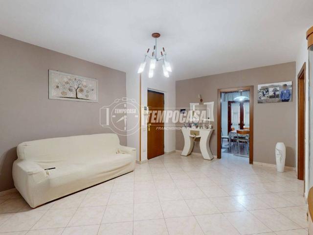 Appartamento in vendita a Lusciano, Campania
