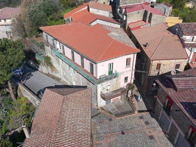 Appartamento in vendita a Lustra, Campania
