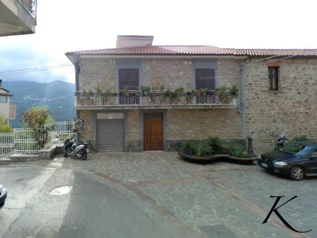 Appartamento in vendita a Lustra, Campania