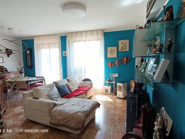 Appartamento in vendita a Tribunale, Macerata