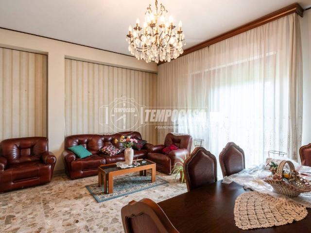 Appartamento in vendita a Santa Croce, Marche