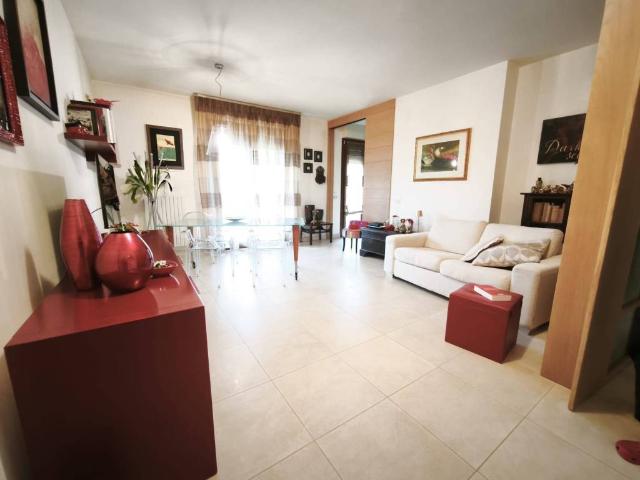 Appartamento in vendita a Marche, Macerata