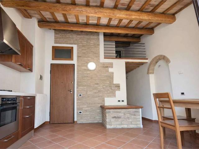 Appartamento in vendita a Centro storico, Marche