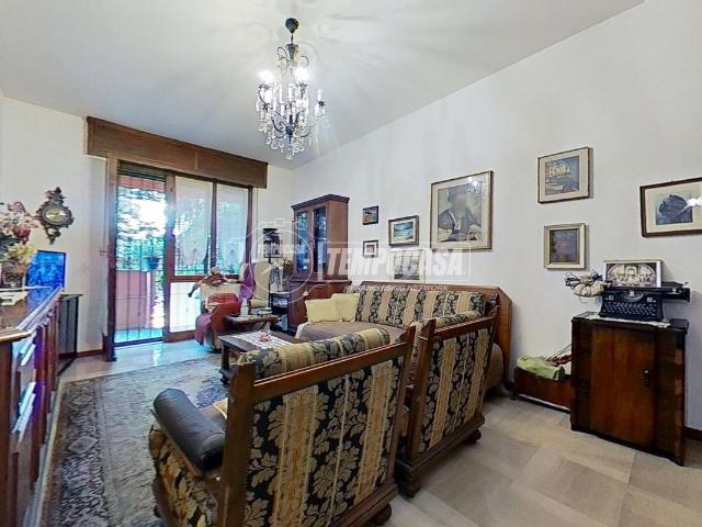 Appartamento in vendita a Macherio, Lombardia