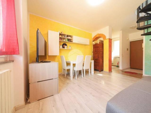 Appartamento in vendita a Macherio, Lombardia