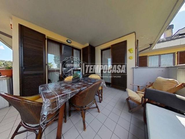Appartamento in vendita a Macherio, Lombardia