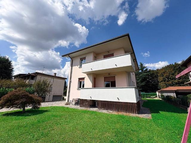 Appartamento in vendita a Macherio, Lombardia