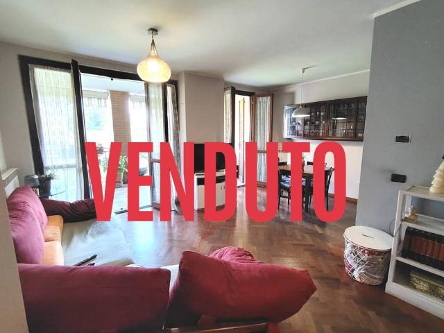 Appartamento in vendita a Macherio, Lombardia