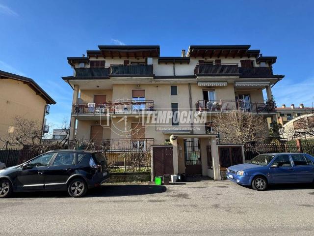 Appartamento in vendita a Macherio, Lombardia