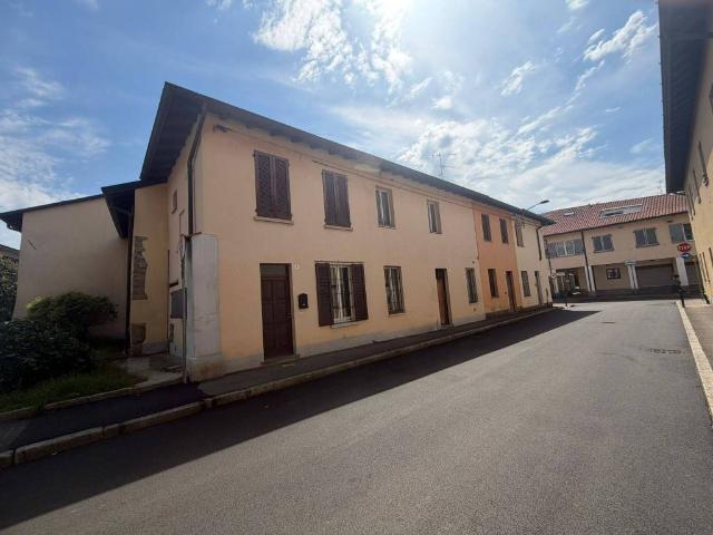 Appartamento in vendita a Macherio, Lombardia