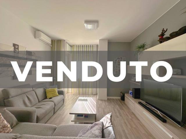 Appartamento in vendita a Macherio, Lombardia