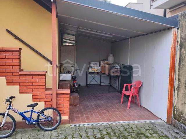 Appartamento in vendita a Macherio, Lombardia