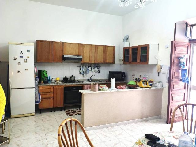 Appartamento in vendita a Maddaloni, Campania