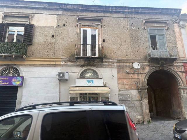 Appartamento in vendita a Maddaloni, Campania