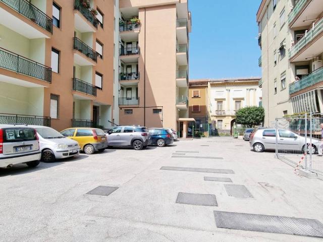 Appartamento in vendita a Maddaloni, Campania