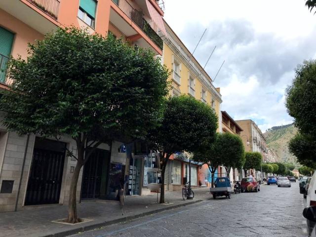 Appartamento in vendita a Maddaloni, Campania