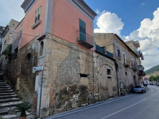 Appartamento in vendita a Maddaloni, Campania
