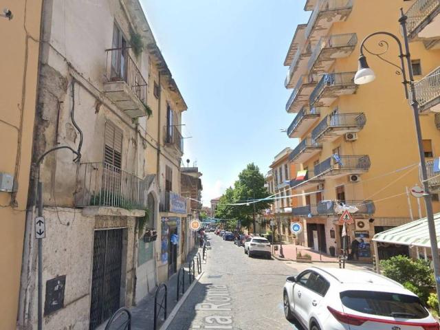 Appartamento in vendita a Maddaloni, Campania