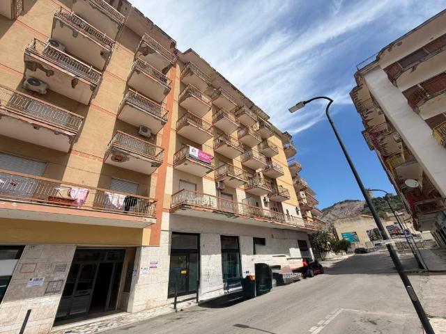 Appartamento in vendita a Maddaloni, Campania