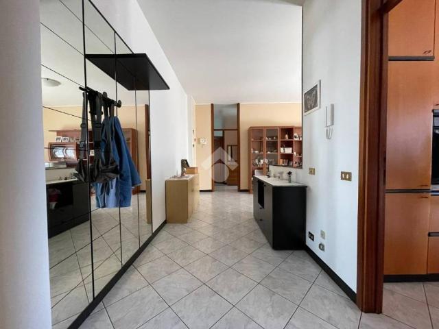 Appartamento in vendita a Madone, Bergamo