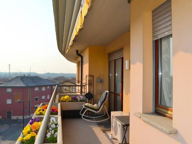Appartamento in vendita a Madone, Lombardia