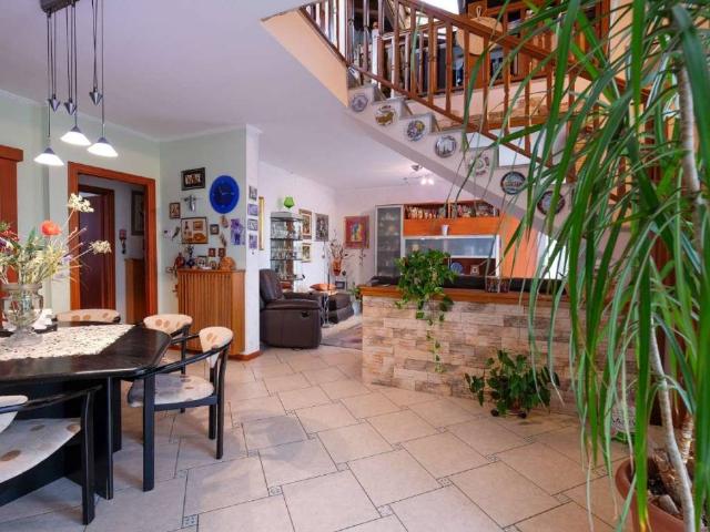 Appartamento in vendita a Madone, Lombardia