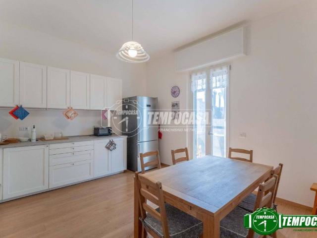 Villa Indipendente in vendita a Magenta, Lombardia