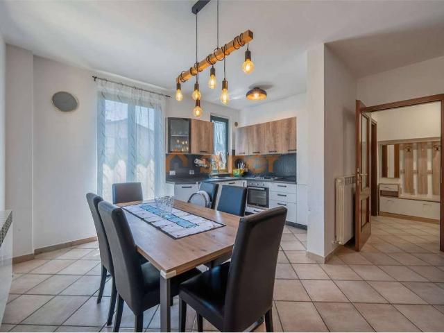 Appartamento in vendita a Magione, Umbria