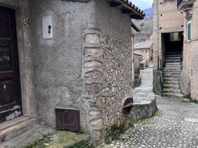 Appartamento in vendita a Magliano De' Marsi, Abruzzo
